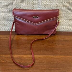 VTG 1970s-80s Etienne Aigner Oxblood Leather Envelope Shoulder Bag/Clutch USA